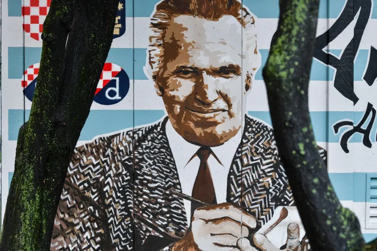 Zvonimir Magdić (1930. - 2018.) bio je zagrebački publicist i jedan od najpoznatijih hrvatskih sportskih novinara. Poznat po svom osebujnom stilu i romantičarskom pogledu na sport, ostavio je dubok trag u domaćem sportskom novinarstvu.