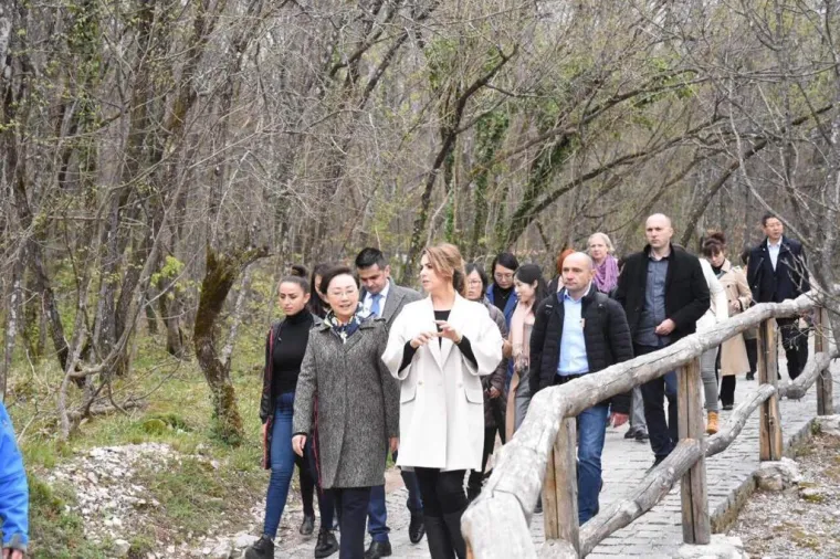 Ana Maslać Plenković sa suprugom kineskog premijera na Plitvicama: Odu&scaron;evljena je ljepotom '16 jezera'