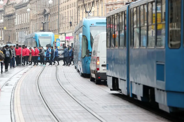 GUŽVE U PROMETU: Kineska delegacija stigla u Zagreb