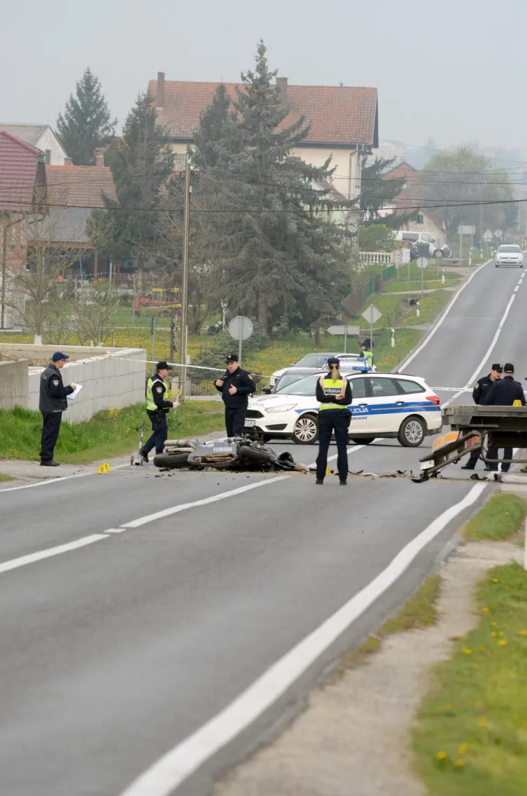 TRAGEDIJA U KU&Scaron;TANIMA: 20-godi&scaron;nji motociklist poginuo u sudaru s kamionom u blizini kuće