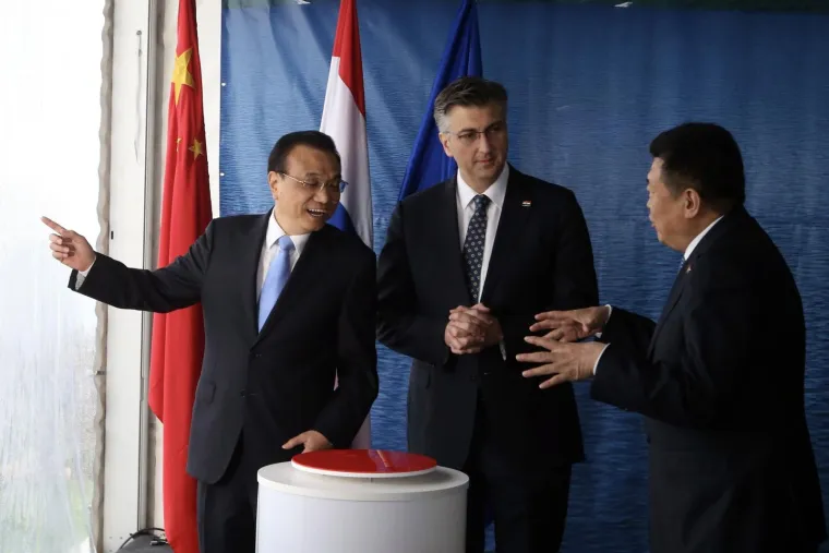 Plenković i kineski premijer na gradili&scaron;tu Pelje&scaron;kog mosta: Pritisnuli 'lažni gumb' pa oti&scaron;li na domjenak