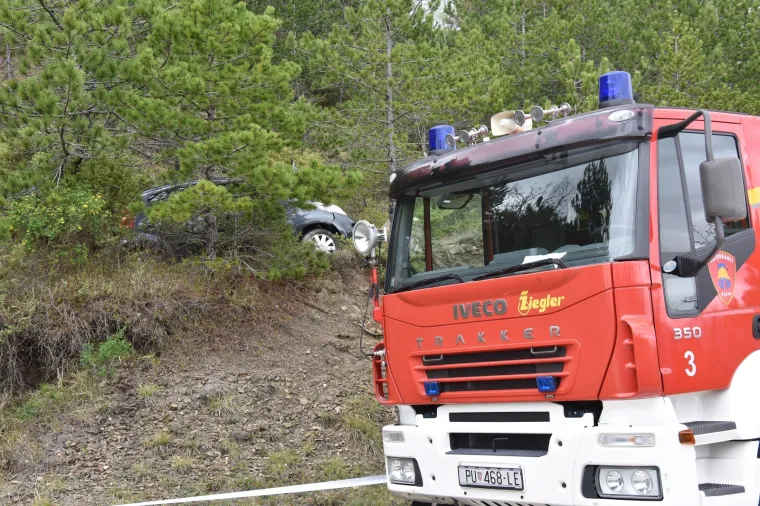 Stra&scaron;na nesreća u Istri: Skliznula s kolnika i poginula na cesti Paz-Boljun