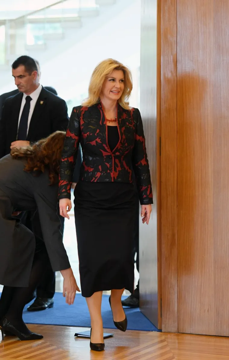 Ležerna predsjednica: Transformacija Kolinde Grabar-Kitarović koja je go&scaron;će iz Kine bacila u drugi plan