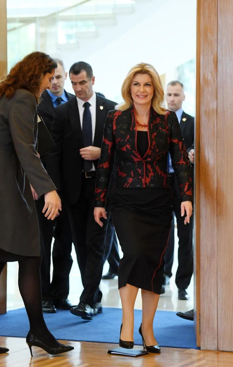 Ležerna predsjednica: Transformacija Kolinde Grabar-Kitarović koja je go&scaron;će iz Kine bacila u drugi plan