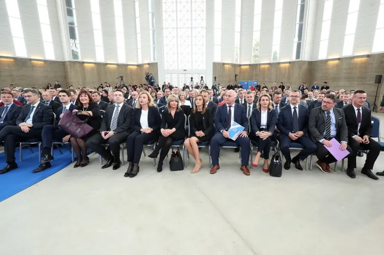 POLITIČKI SKUP U ZAGREBU: Karlo Ressler predstavljen kao kandidat HDZ-a za EU izbore