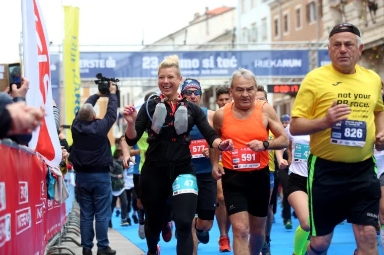 Riječke ulice 23. godinu zaredom preplavile tisuće trkača: Trčalo se za djecu u bolnici Kantrida