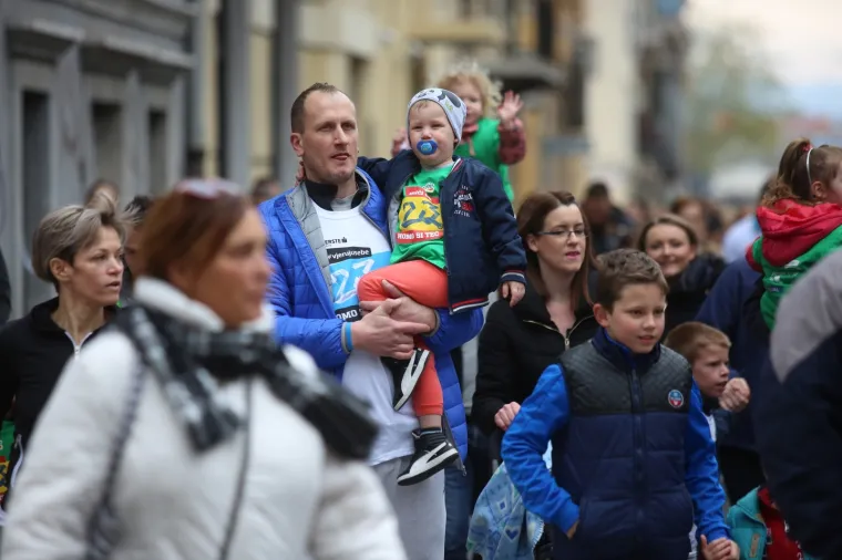 Riječke ulice 23. godinu zaredom preplavile tisuće trkača: Trčalo se za djecu u bolnici Kantrida