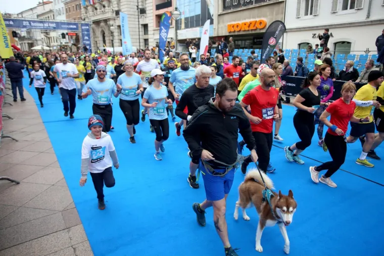 Riječke ulice 23. godinu zaredom preplavile tisuće trkača: Trčalo se za djecu u bolnici Kantrida