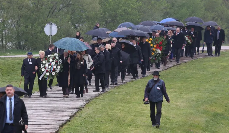 U Jasenovcu održana službena državna komemoracija u znak sjećanja na žrtve usta&scaron;kog logora