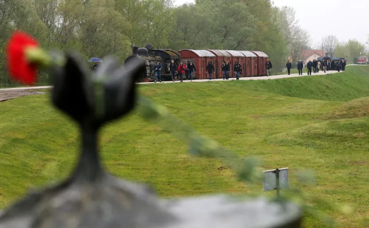 U Jasenovcu održana službena državna komemoracija u znak sjećanja na žrtve usta&scaron;kog logora