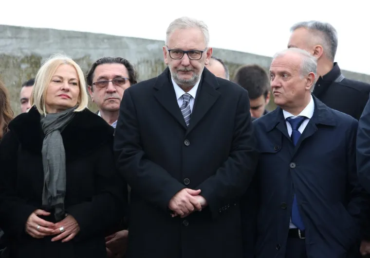 U Jasenovcu održana službena državna komemoracija u znak sjećanja na žrtve usta&scaron;kog logora