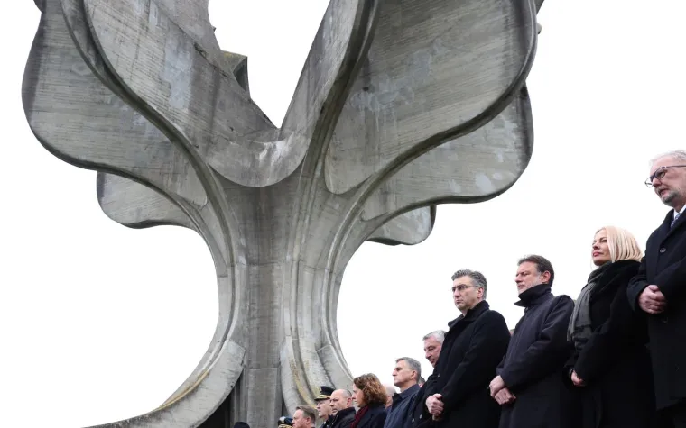 U Jasenovcu održana službena državna komemoracija u znak sjećanja na žrtve usta&scaron;kog logora