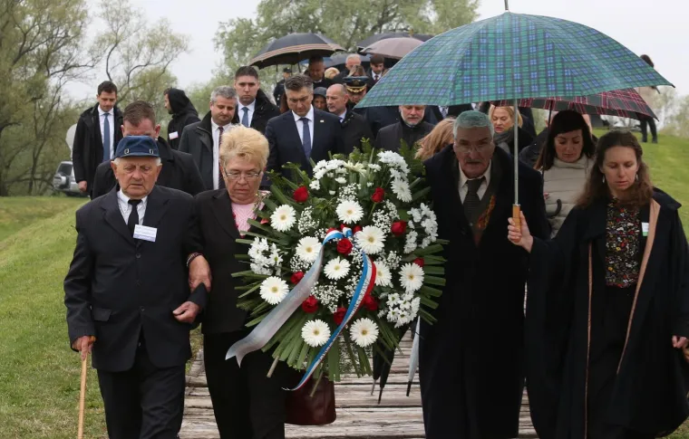 U Jasenovcu održana službena državna komemoracija u znak sjećanja na žrtve usta&scaron;kog logora