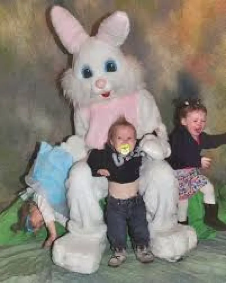 Ovoj djeci uskrsni zeko zadaje gore noćne more od Djeda Mraza