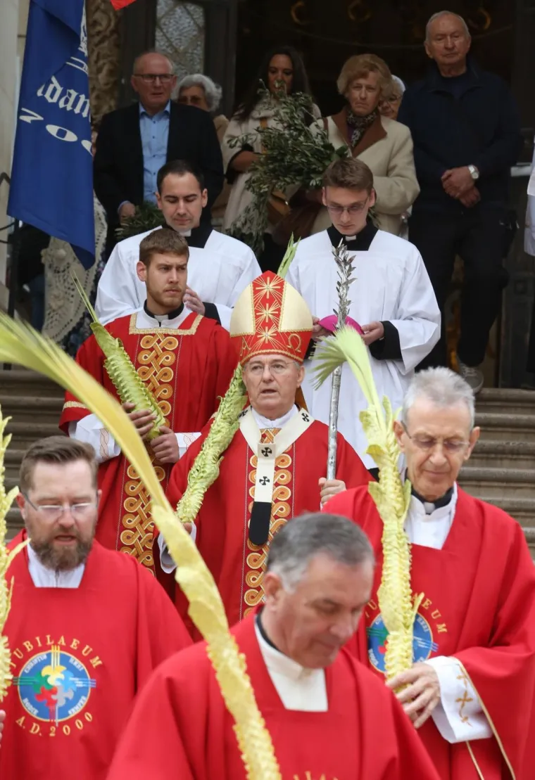 Danas je Cvjetnica: Pogledajte kako se obilježavala diljem Hrvatske!