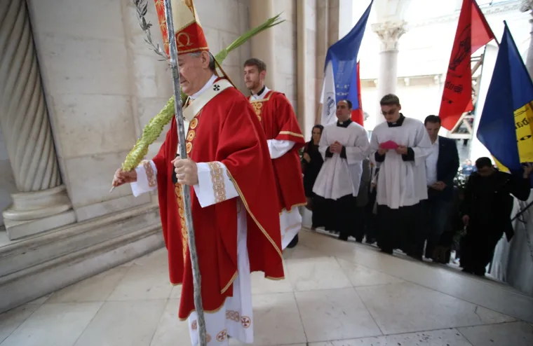 Danas je Cvjetnica: Pogledajte kako se obilježavala diljem Hrvatske!