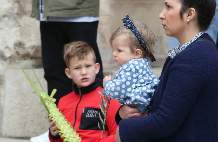 Danas je Cvjetnica: Pogledajte kako se obilježavala diljem Hrvatske!