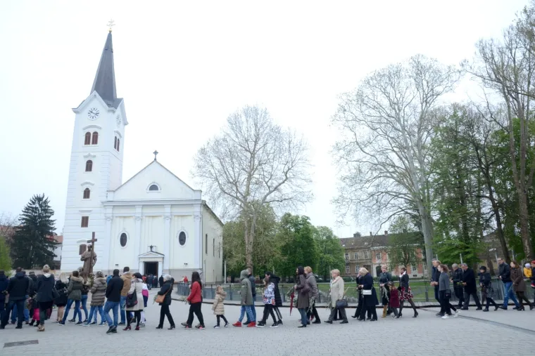 Danas je Cvjetnica: Pogledajte kako se obilježavala diljem Hrvatske!