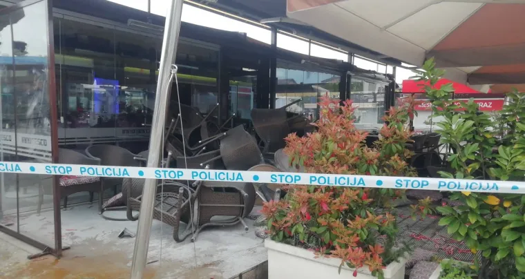 U masovnoj tučnjavi huligana demoliran kafić na Tre&scaron;njevci: Uhićeno 20 torcida&scaron;a i 5 Boysa