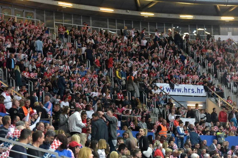 Zadrani priredili sjajnu atmosferu i nosili rukometa&scaron;e do pobjede protiv Srbije