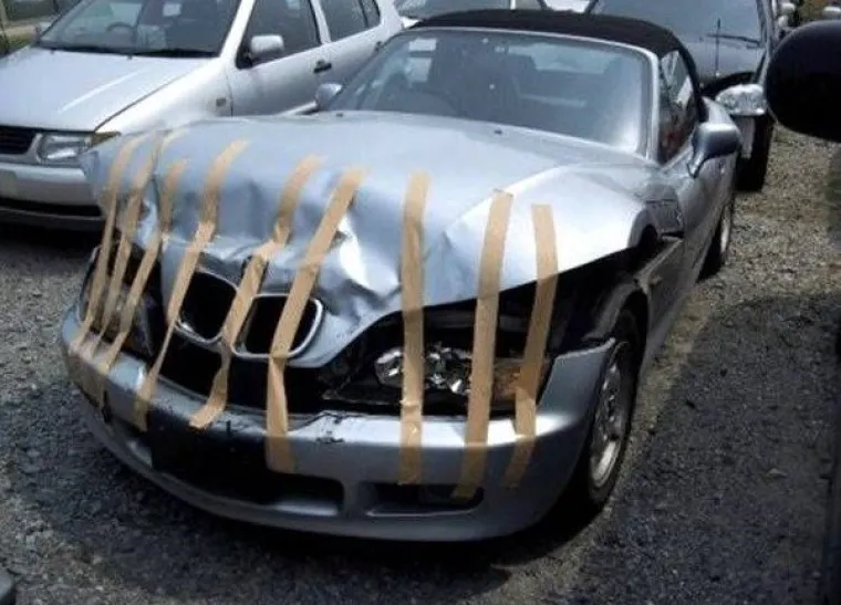 Flasteri, selotejp i umjetnost: 25 najboljih primjera 'alternativnog' popravljanja auta