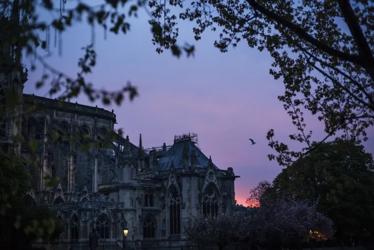 Jutro nakon nezapamćene katastrofe! Zastra&scaron;ujući prozori iz Pariza - ovako danas izgleda Notre Dame