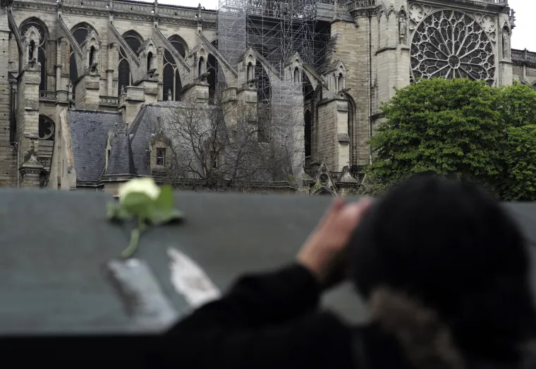 Jutro nakon nezapamćene katastrofe! Zastra&scaron;ujući prozori iz Pariza - ovako danas izgleda Notre Dame