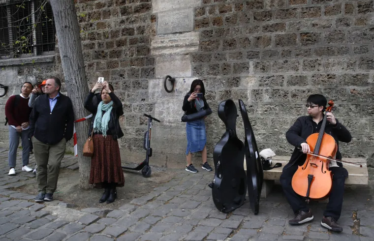 Jutro nakon nezapamćene katastrofe! Zastra&scaron;ujući prozori iz Pariza - ovako danas izgleda Notre Dame