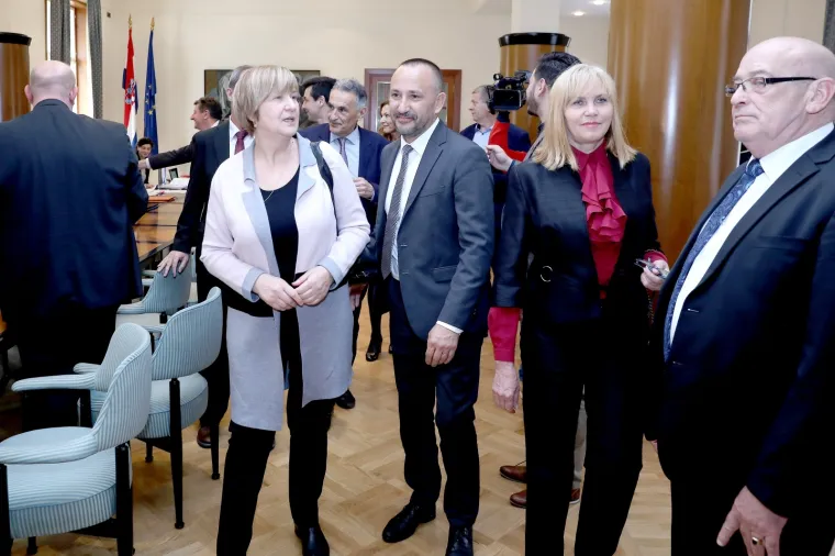 Iznenađujuće nove projekcije rezultata EU izbora: Neovisni za Hrvatsku, Hrast i Start iznad praga!