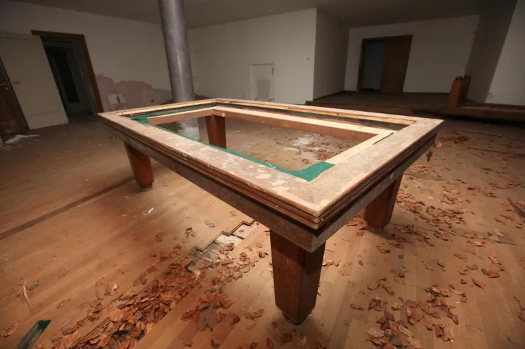 DEVASTIRANA TITOVA VILA IZVOR: Izgradili su je politički zatvorenici na skrovitom mjestu Nacionalnog parka Plitvice