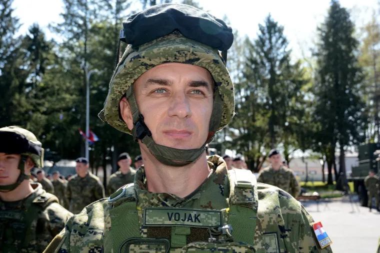 Emotivan ispraćaj hrvatskih vojnika u misiju NATO-a