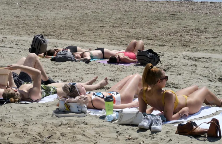 SUNCE I MORE, MOŽE LI BOLJE? Pogledajte kako je danas na omiljenoj splitskoj plaži