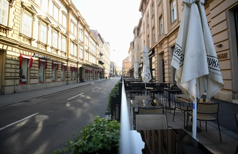 Prazne gradske ulice na Usrks