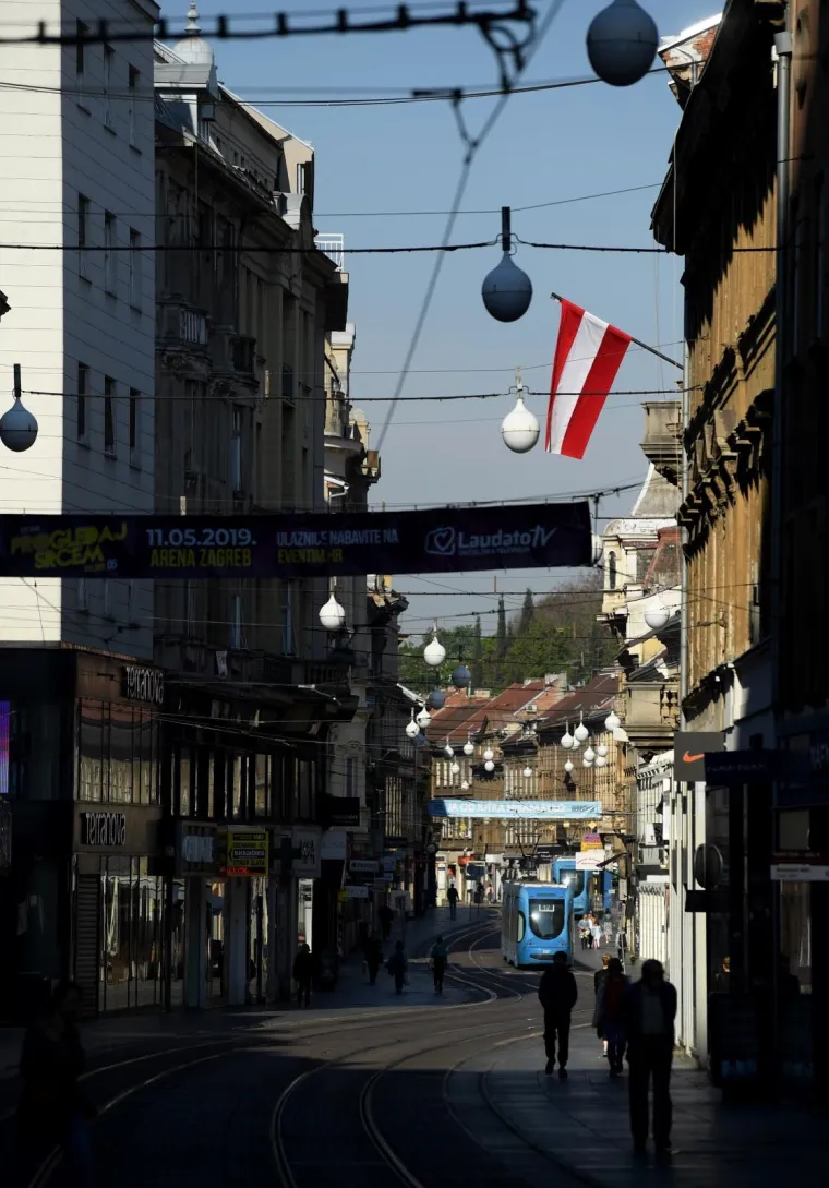 Prazne gradske ulice na Usrks