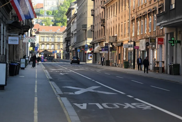 Prazne gradske ulice na Usrks