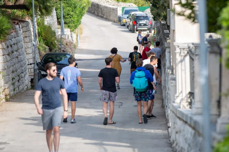 Odmor sa stilom: Ronaldo i Georgina &scaron;etali Lopudom, pa večer proveli u poznatom restoranu