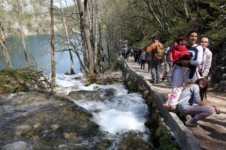 Iskoristite lijepo vrijeme i posjetite NP Plitvice: Ulaznice su ovaj tjedan znatno jeftinije, ali postoji 'kvaka'