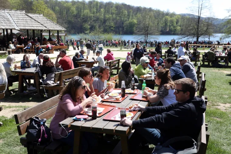 Iskoristite lijepo vrijeme i posjetite NP Plitvice: Ulaznice su ovaj tjedan znatno jeftinije, ali postoji 'kvaka'