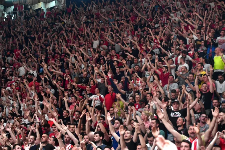 PRIZORI KOJE NEMAJU BA&Scaron; PUNO VEZE SA SPORTOM: Je li ovo ko&scaron;arka&scaron;ka utakmica ili ratno stanje?