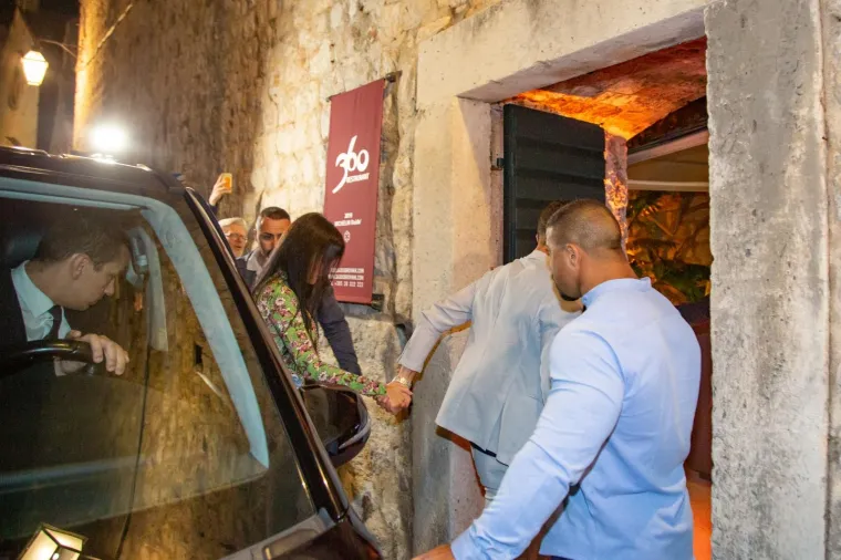 EKSKLUZIVNE FOTOGRAFIJE: Cristiano Ronaldo i lijepa Georgina uživali na večeri u luksuznom dubrovačkom restoranu