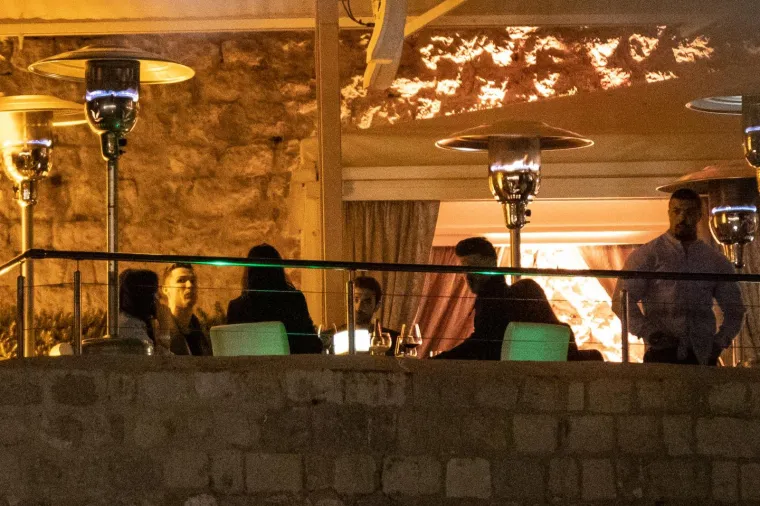 EKSKLUZIVNE FOTOGRAFIJE: Cristiano Ronaldo i lijepa Georgina uživali na večeri u luksuznom dubrovačkom restoranu