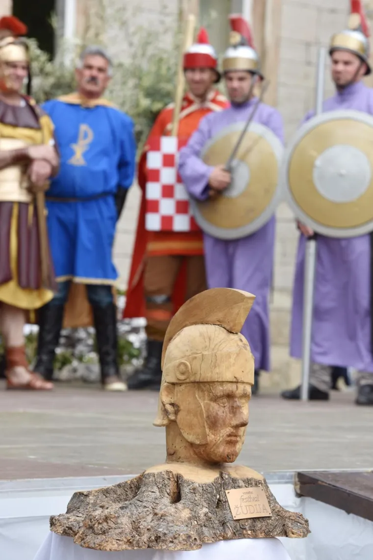 ČUVARI KRISTOVA GROBA U OKLAJU: Tradicionalni festival okupio žudije iz 34 župe