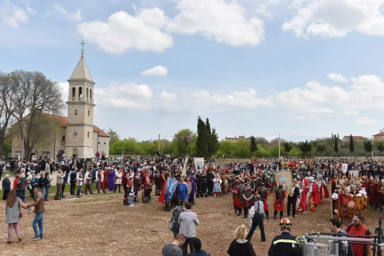 ČUVARI KRISTOVA GROBA U OKLAJU: Tradicionalni festival okupio žudije iz 34 župe