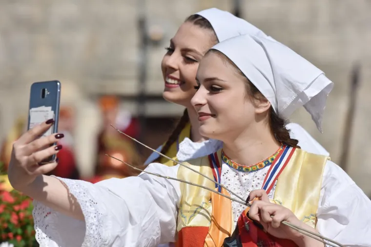 ČUVARI KRISTOVA GROBA U OKLAJU: Tradicionalni festival okupio žudije iz 34 župe
