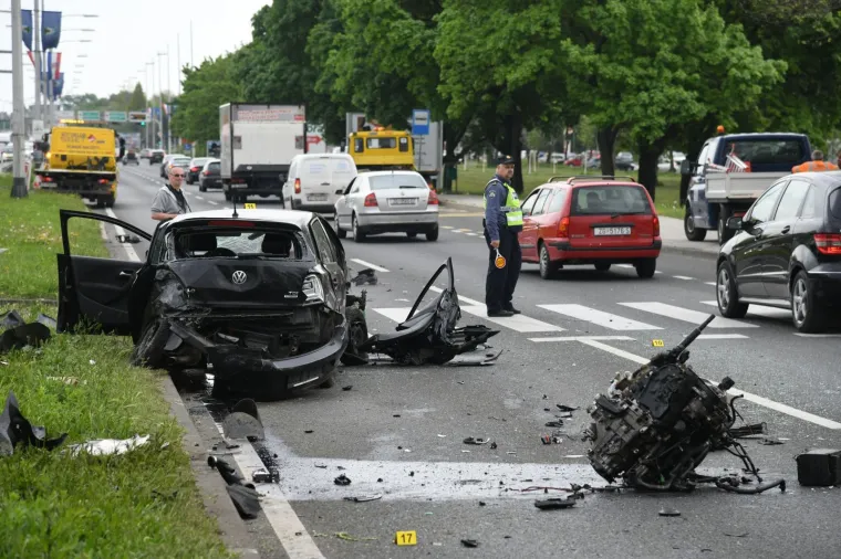 U sudaru tri automobila na Slavonskoj aveniji dvije osobe ozlijedjene