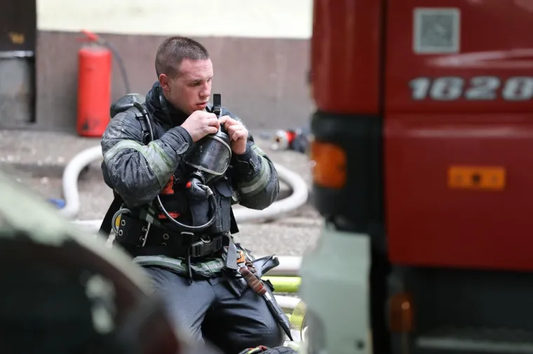 Pogledajte vatrogasce u akciji: Gori pivnica na Tre&scaron;njevci