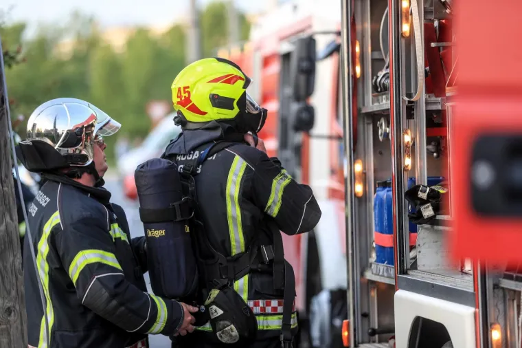 Gorjela kuća u Klari: Susjedi iz požara izvukli nepokretnu ženu