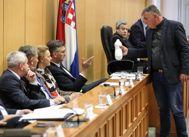 Žustar aktualac! Plenković odbio odgovoriti SDP-ovcu, Marasu opomena, Bulj premijeru donio mlijeko