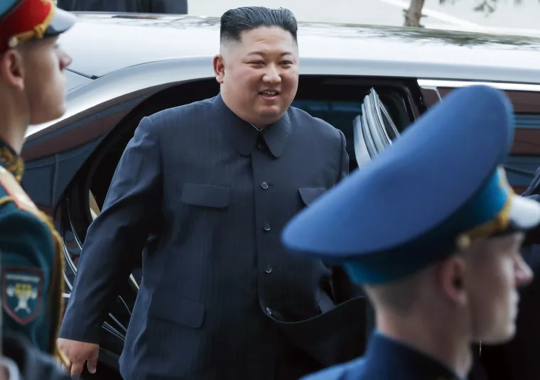 Vidno raspoloženi Putin poželio dobrodošlicu Kim Jong-Unu: 'Drago mi je vidjeti vas ovdje'