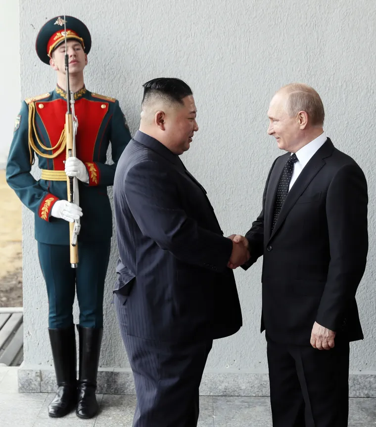 Vidno raspoloženi Putin poželio dobrodo&scaron;licu Kim Jong-Unu: 'Drago mi je vidjeti vas ovdje'